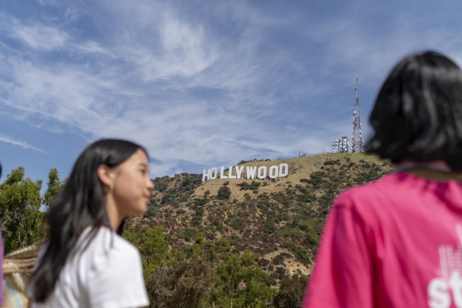 Jesienne kursy językowe w ciepłych zakątkach świata – od safari po australijską wiosnę