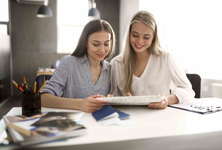 Samodzielność zaczyna się od portfela. Łukasz Paszkiewicz o edukacji finansowej dziewcząt i młodych kobiet.