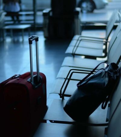 Jak przygotować się finansowo na wyjazd za granicę w sytuacji kryzysowej?