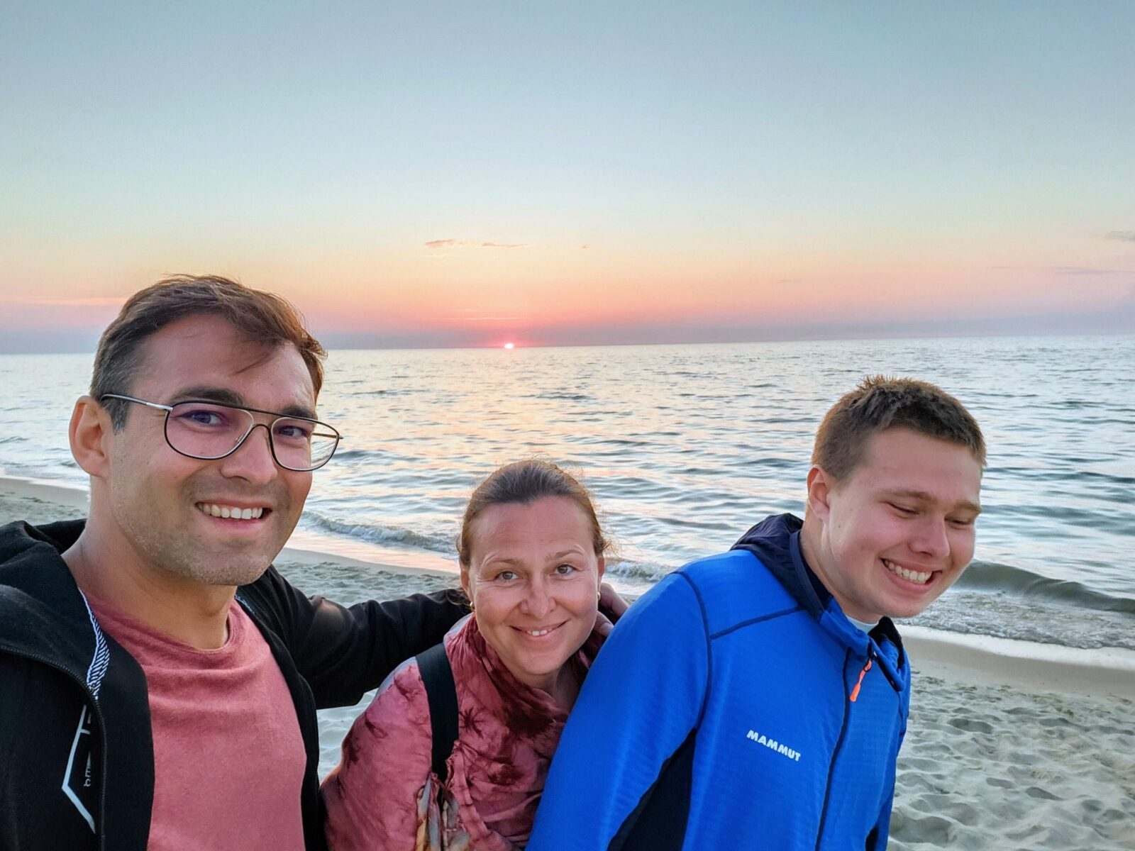 Życie w sinusoidzie. O dorastaniu w spektrum i systemie, który nie nadąża.