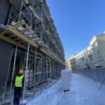 Zima nie dyktuje już warunków. Jak prefabrykacja zmienia oblicze nowoczesnego budownictwa?