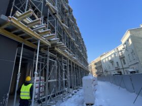 Zima nie dyktuje już warunków. Jak prefabrykacja zmienia oblicze nowoczesnego budownictwa?