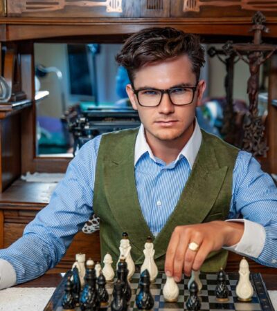 19 lat i miliard wyświetleń. Julian Heller zbudował firmę szybciej niż większość zaczyna studia